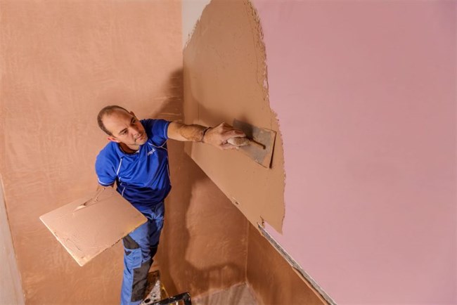 Step by Step Guide - How To Plaster Walls